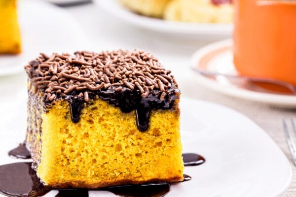 Bolo de Cenoura com Cobertura de Brigadeiro