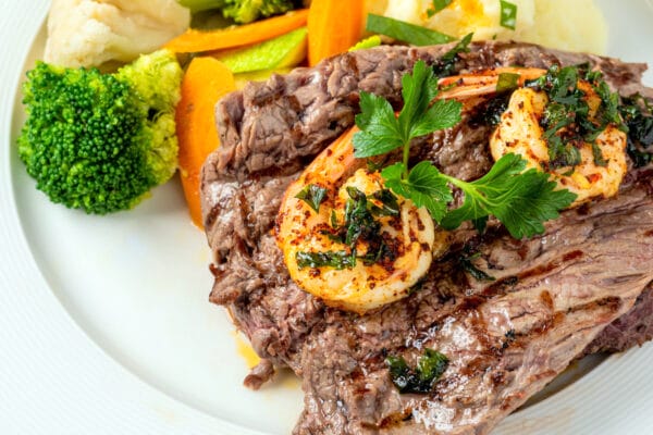 Bifes com Molho de Camarão